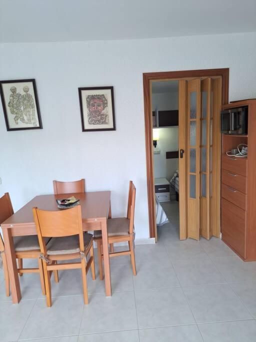 Holiday Center Apartamento Vistas Mar, Acceso Directo Playa Y Piscina روساس المظهر الخارجي الصورة